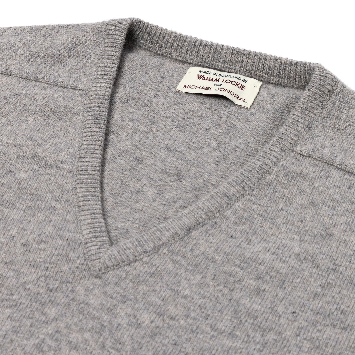 Sweater "Leven Vee" made of pure Geelong Lambswool - 2 Ply